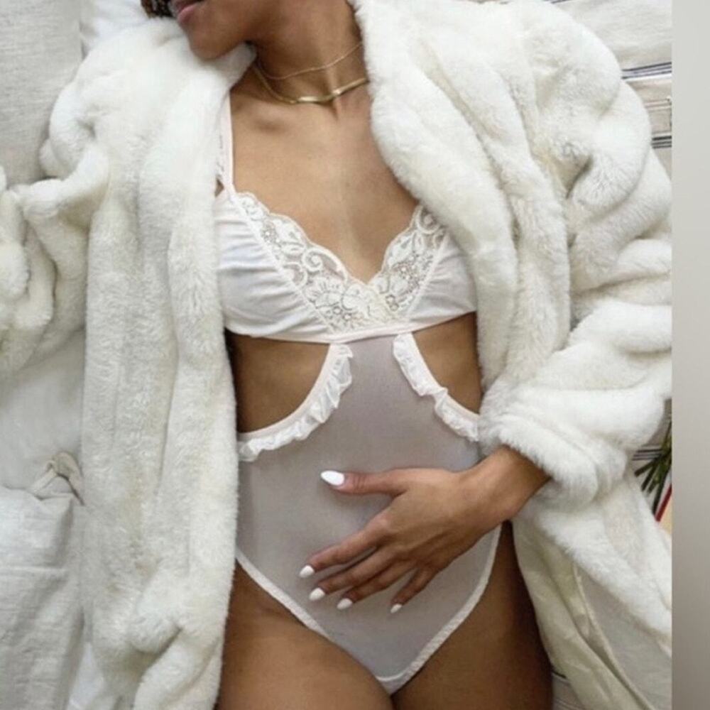 We Are HAH Key To Ur Heart Bodysuit La Creme Size Medium
